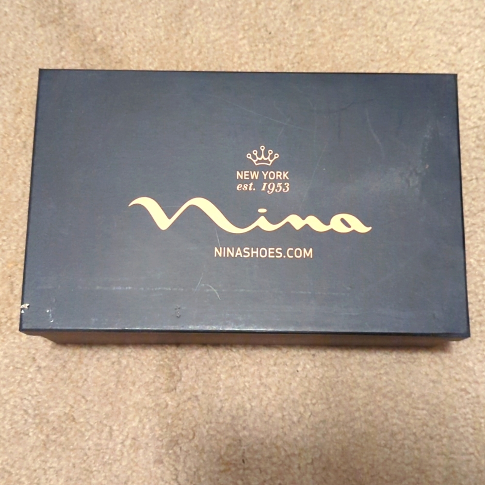 Nina Women's Dress Heels, Metallic Silver size 8.5M